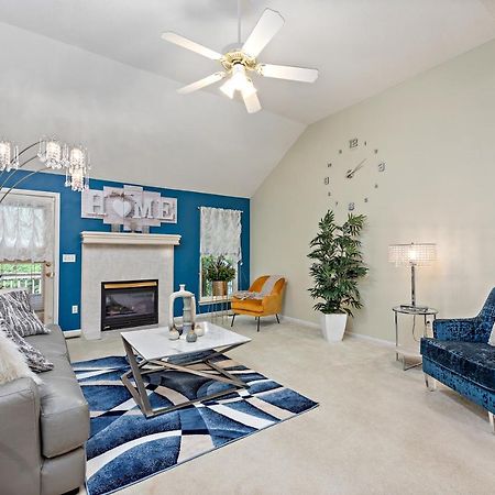 Beautiful Townhome, 11 Minutes To Downtown, Kcmo. Kansas City Bagian luar foto