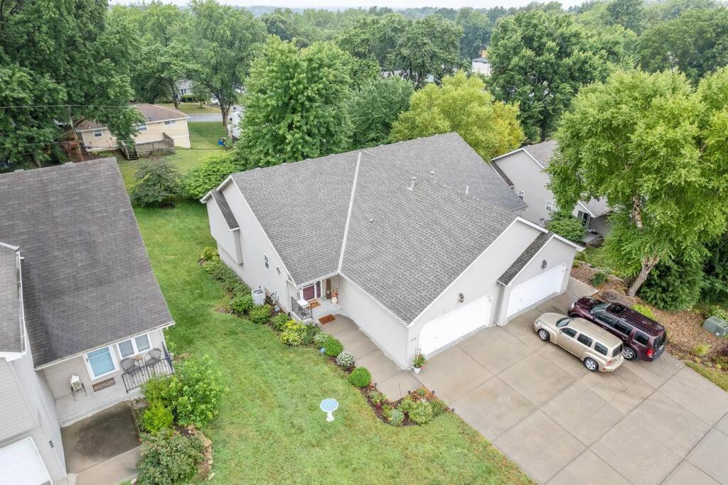 Beautiful Townhome, 11 Minutes To Downtown, Kcmo. Kansas City Bagian luar foto