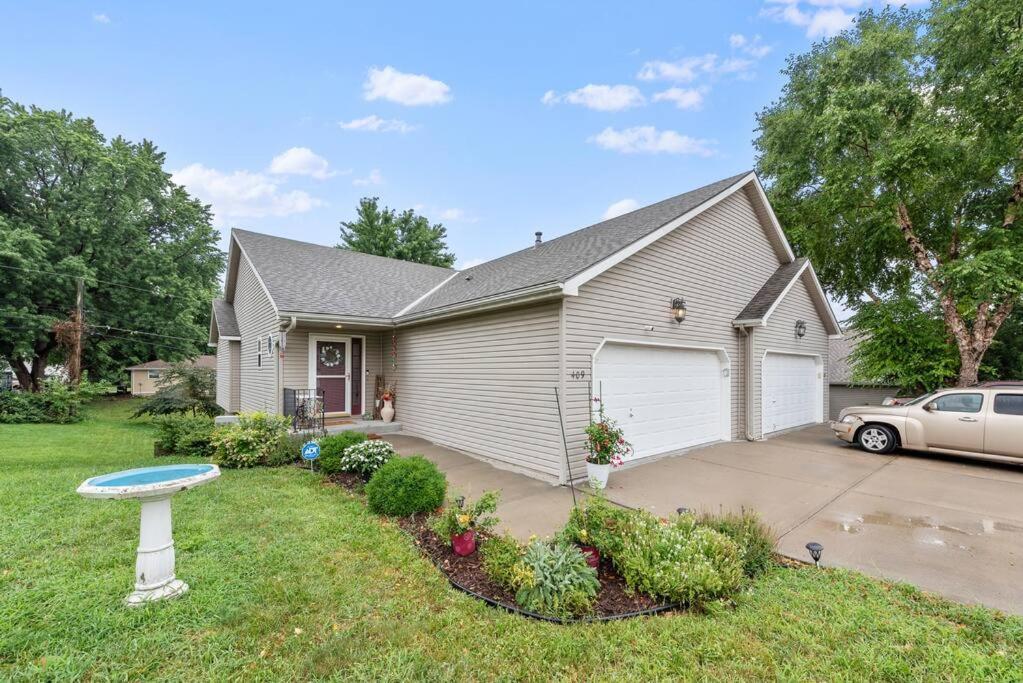 Beautiful Townhome, 11 Minutes To Downtown, Kcmo. Kansas City Bagian luar foto
