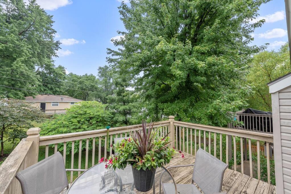 Beautiful Townhome, 11 Minutes To Downtown, Kcmo. Kansas City Bagian luar foto