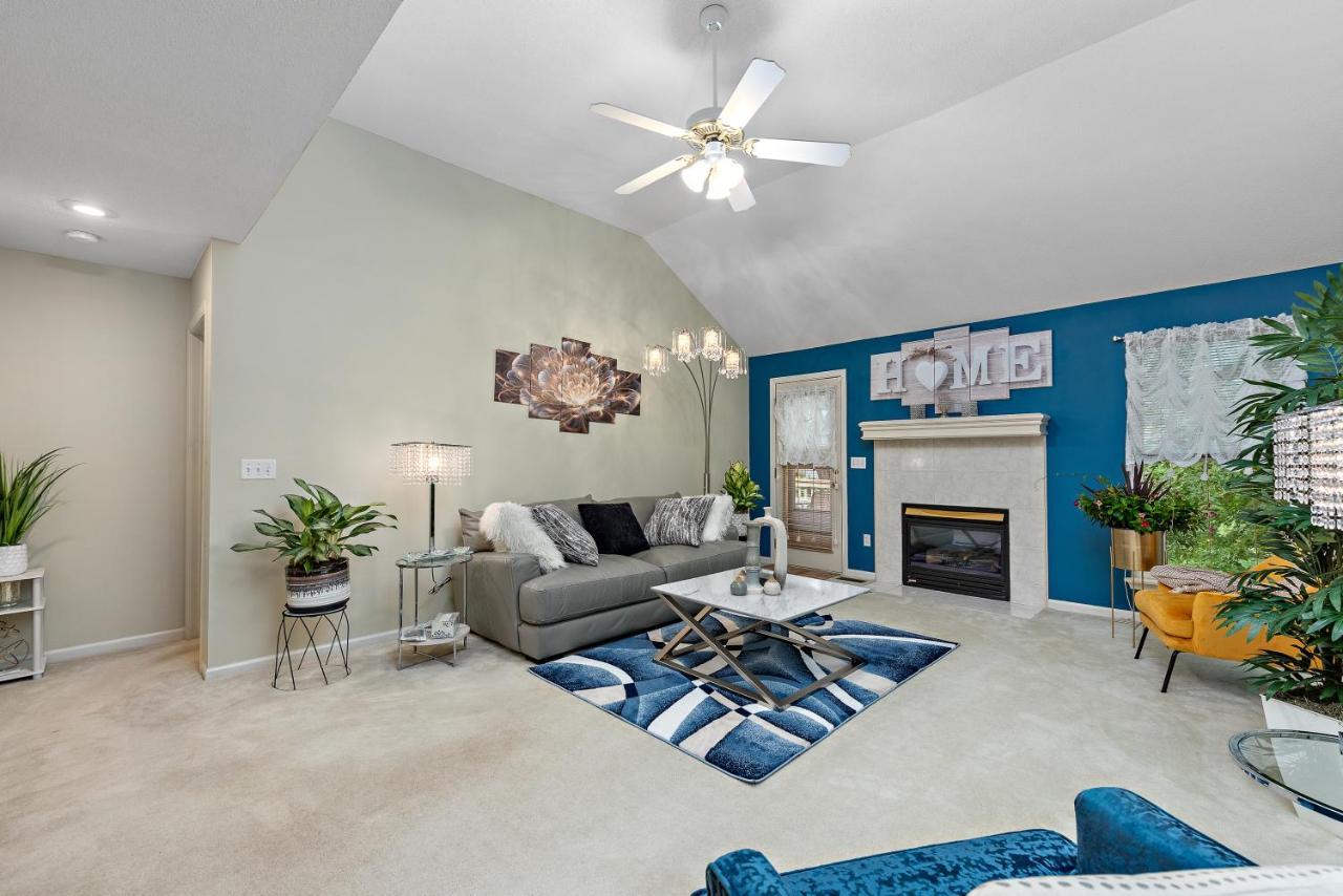 Beautiful Townhome, 11 Minutes To Downtown, Kcmo. Kansas City Bagian luar foto