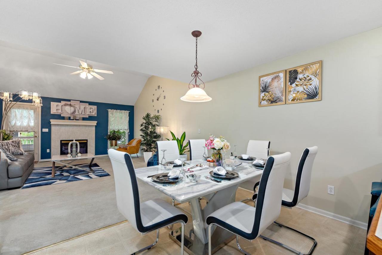 Beautiful Townhome, 11 Minutes To Downtown, Kcmo. Kansas City Bagian luar foto