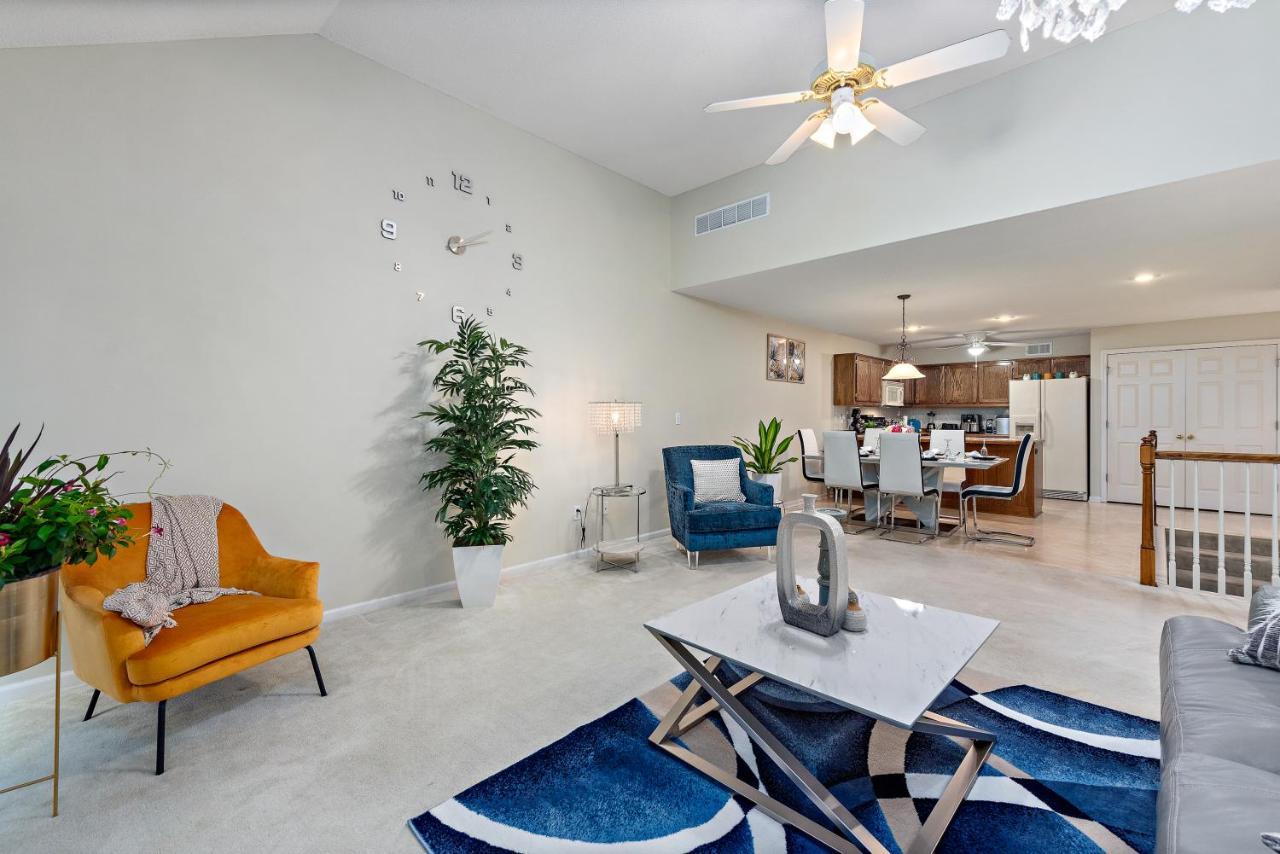 Beautiful Townhome, 11 Minutes To Downtown, Kcmo. Kansas City Bagian luar foto