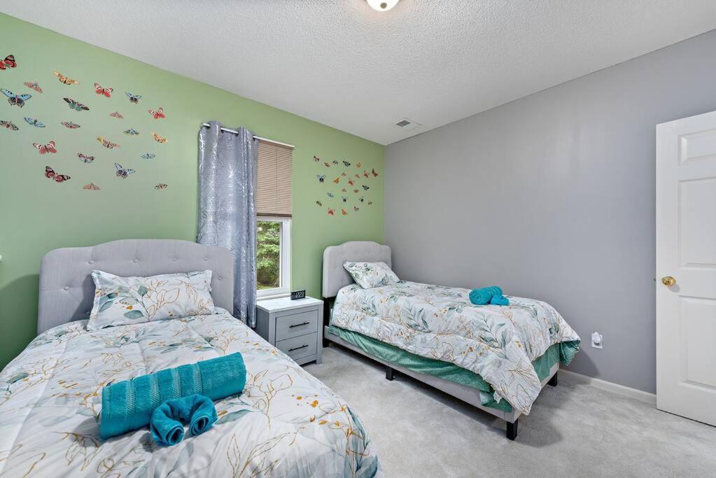 Beautiful Townhome, 11 Minutes To Downtown, Kcmo. Kansas City Bagian luar foto