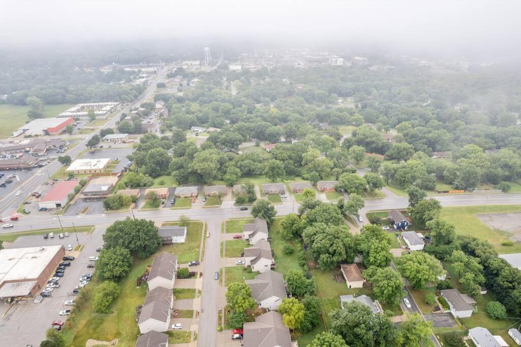 Beautiful Townhome, 11 Minutes To Downtown, Kcmo. Kansas City Bagian luar foto