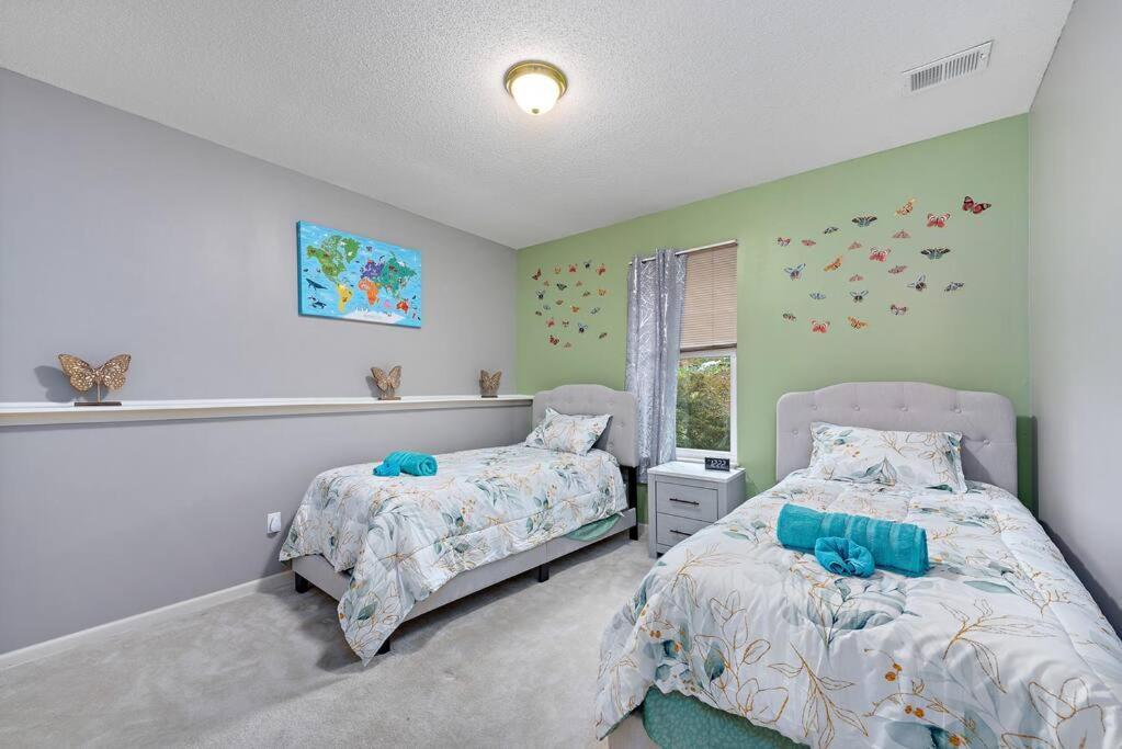Beautiful Townhome, 11 Minutes To Downtown, Kcmo. Kansas City Bagian luar foto