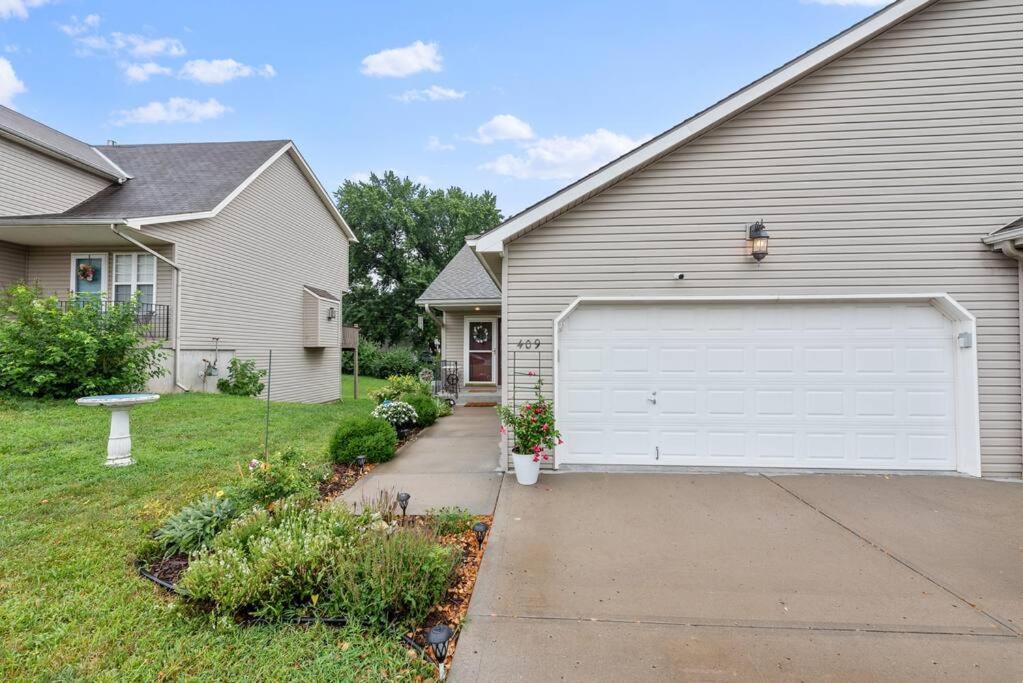 Beautiful Townhome, 11 Minutes To Downtown, Kcmo. Kansas City Bagian luar foto