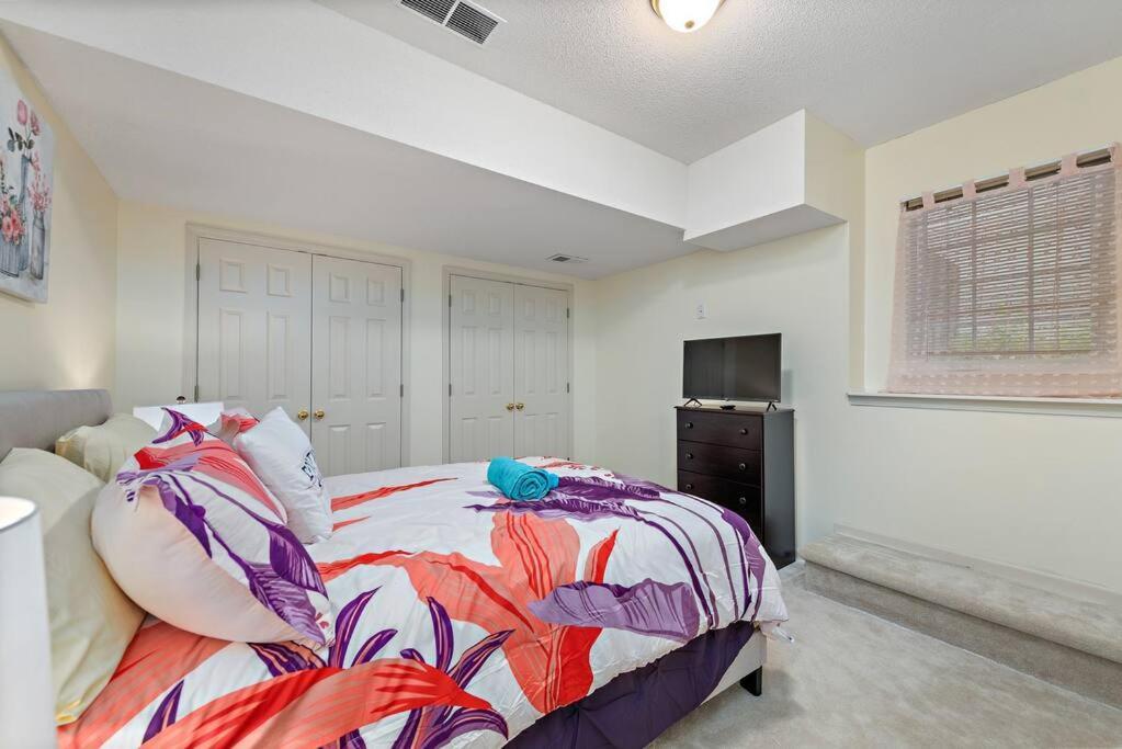 Beautiful Townhome, 11 Minutes To Downtown, Kcmo. Kansas City Bagian luar foto