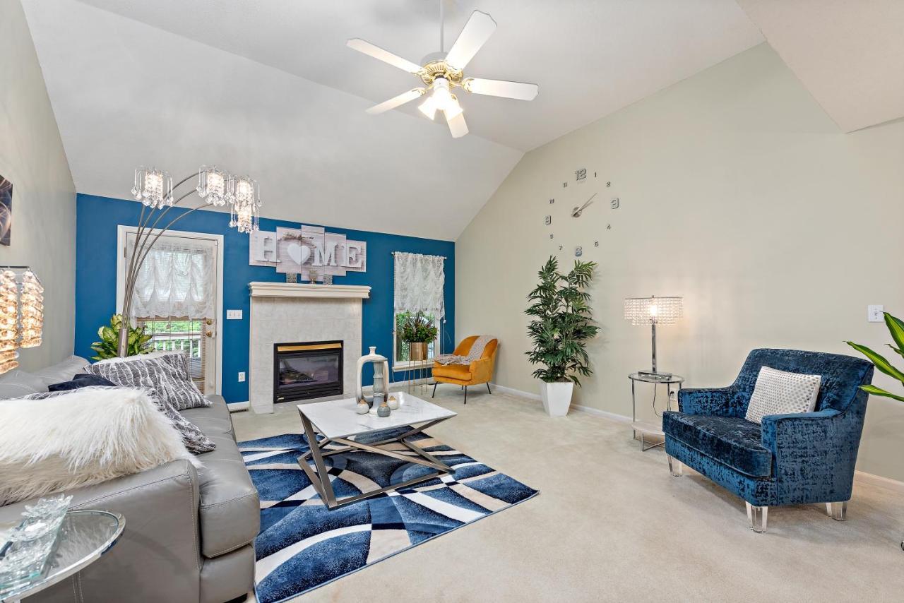 Beautiful Townhome, 11 Minutes To Downtown, Kcmo. Kansas City Bagian luar foto